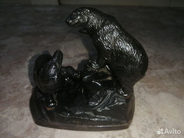 Медведи с рыбой Касли