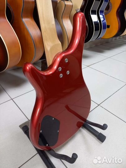 Бас-гитара Новая