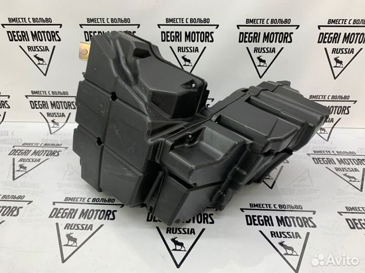 Сабвуфер задний оригинал Lexus RX350L RX450H 17