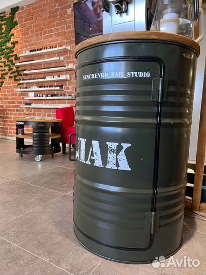 Бочка с дверцей и полками