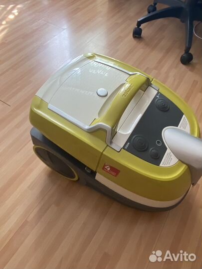 Моющий пылесос Zelmer Aquawelt plus ZVC 762 ZK