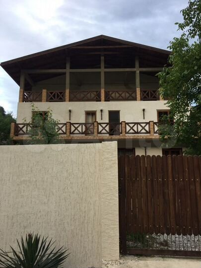 Дом 531 м² на участке 7,3 сот.