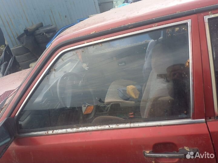 Стекло передней левой двери Ауди 80 купе