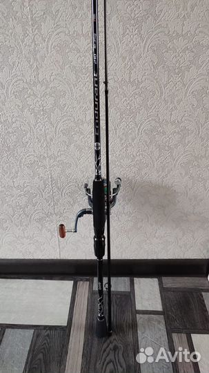 Спиннинг в сборе с катушкой