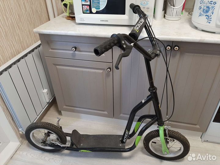 Самокат с надувными колесами б/у