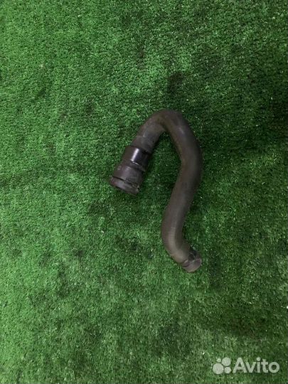 Патрубок отопителя выпускной Volvo S60 S80 V60 V70