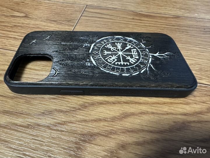 Чехол на iPhone 13