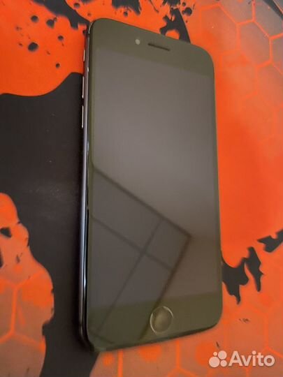 Телефон iPhone 8 64 gb