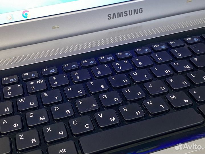 Ноутбук Samsung NP