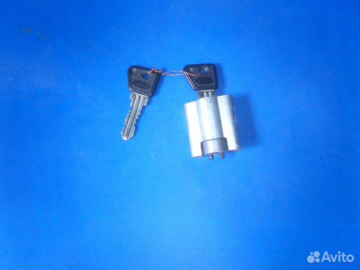 Замок накладной, сменный механизм