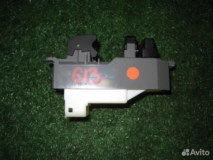 Блок управления стеклоподъемниками Toyota Yaris P