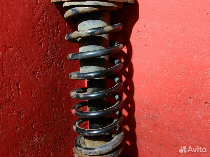 Амортизатор задний Митсубиси Аутлендер 1