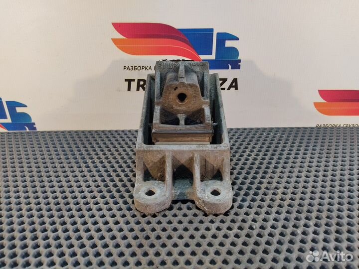 81962100614 Подушка двигателя передняя