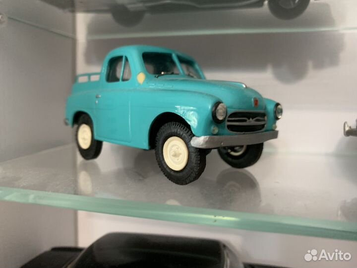 Модель автомобиля газ м 73 украинец 1/43 vector