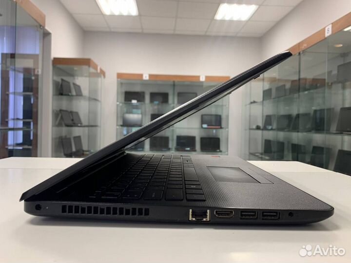 Ноутбук Hp (AMD A6/ 8gb ram/ SSD/ R5 M330)