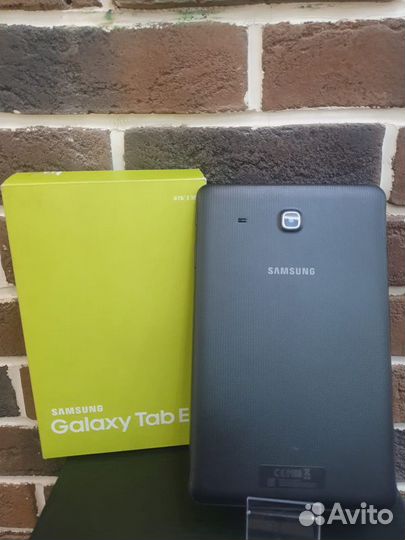 Планшет Samsung Galaxy Tab E 9.6 SM-T561N(2015)