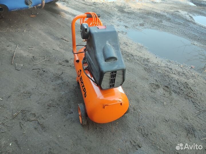 Воздушный компрессор вихрь кмп-240/50