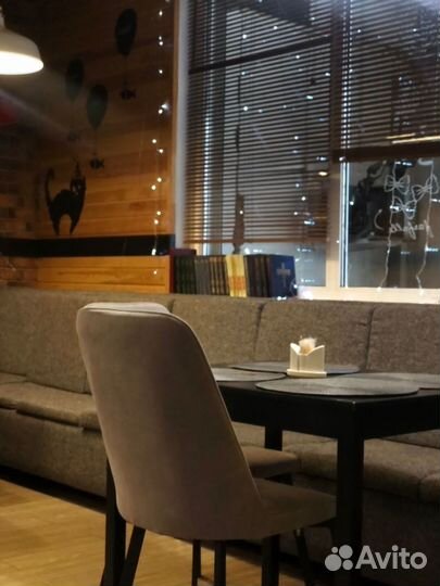 Кафе в солнечном