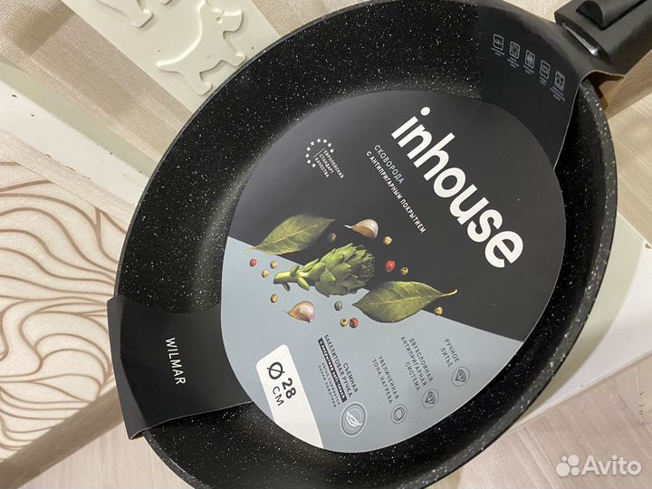 Сковорода новая с крышкой и без 28см