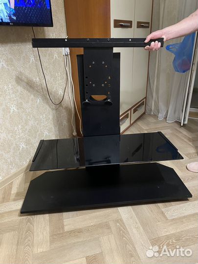 Полка под телевизор с кронштейном