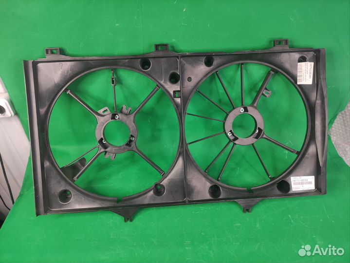 Диффузор радиатора Toyota Camry 40. XV40