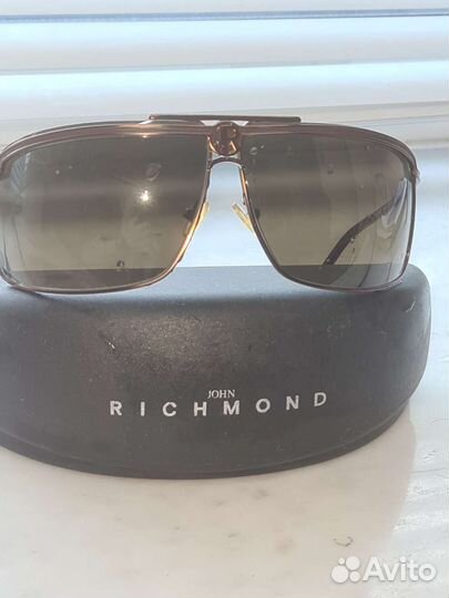 Солнцезащитные очки