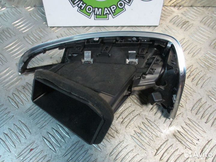 Дефлектор в торпедо правый Ford Focus 3 2012г