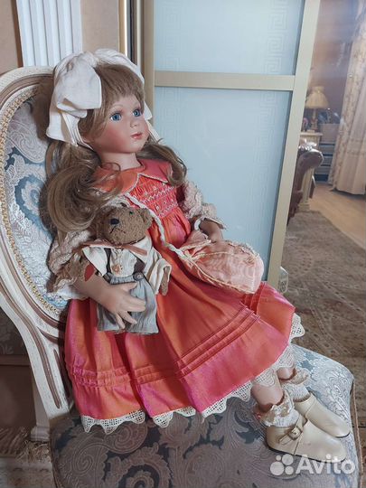 Кукла фарфоровая Remeco коллекционная