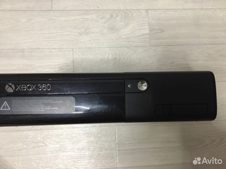 Xbox 360 E прошитый freeboot 30 игр + LT 3.0