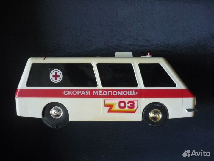 Машинка Скорая Помощь винтаж игрушка СССР