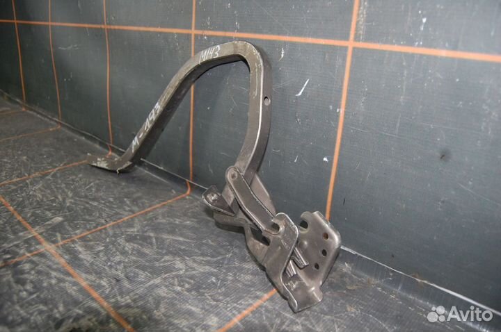 Петля крышки багажника - LADA Granta