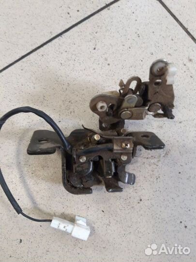 Замок крышки багажника Subaru Forester SH EJ20