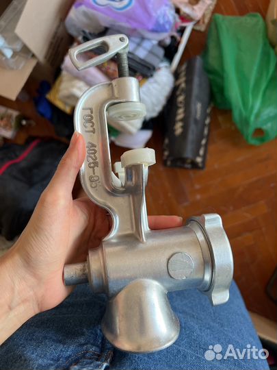 Посуда (тарелки, чашки, сахарница, крышки)