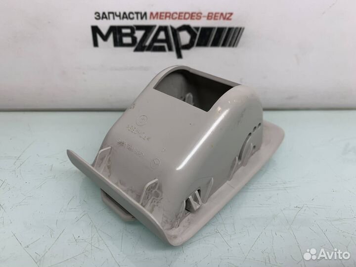 Крышка крепления детского кресла Mercedes W205 C
