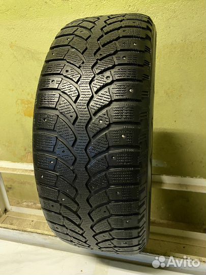 Bridgestone Blizzak Spike-01 215/60 R16 95T