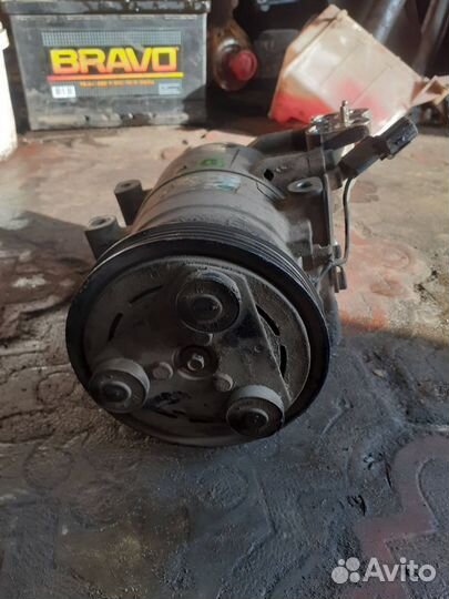 Компрессор кондиционера Hyundai Accent