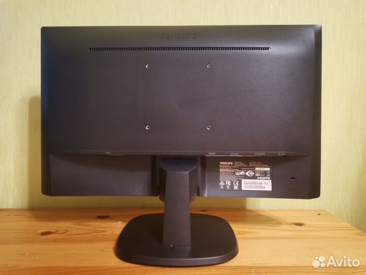 Монитор Philips 21.5 дюйма 60 герц FullHD