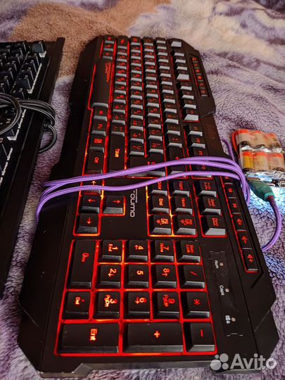 Механическая клавиатура и мембранная с подсветкой
