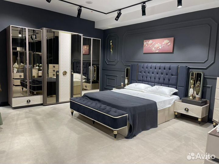 Спальный гарнитур