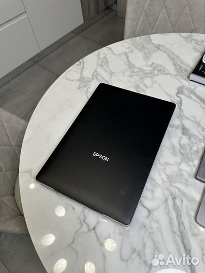 Сканер Epson Perfection V19