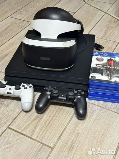 Sony ps4 pro 1tb. Vr очки (полный комплект )