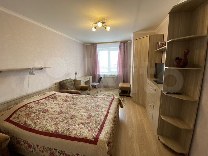 2-к. квартира, 70 м², 1/10 эт.