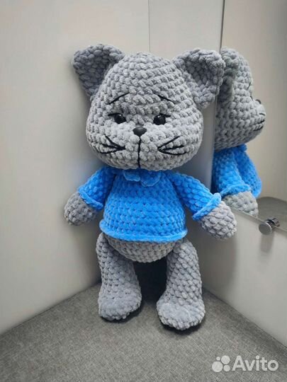 Вязаная игрушка Котик