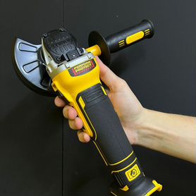 Аккумуляторная ушм DeWalt DCG 405