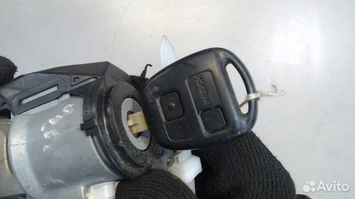 Замок зажигания Toyota Celica, 2004