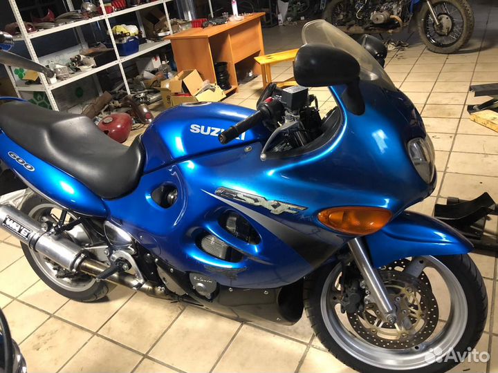 Suzuki GSX 600-F