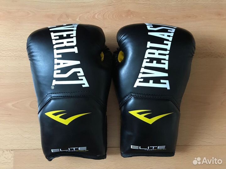 Боксерские перчатки 8 oz (8-12лет)