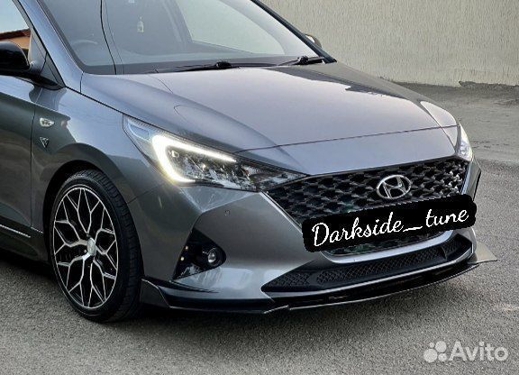 Сплиттер накладка на бампер чёрный глянец