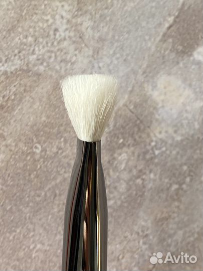 Две кисти Zoeva 322 для бровей и 109 для лица