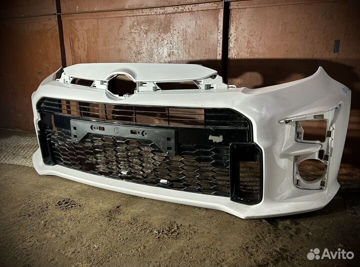 Бампера передние Toyota Yaris GR